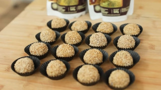 Resep Kue Mochi Wijen Isi Kacang Khas Semarang, Rasanya Lembut dan Legit