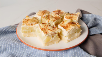 Resep Apple Cinnamon Sour Cream Slice Dessert Manis yang Lembut dan Segar