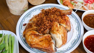 Resep Ayam Penyet Sambal Hijau Jakarta, Pedas Gurih dan Bikin Nagih!