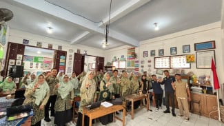 102 Guru Komunitas Belajar GEMA MUDIK Adakan Pelatihan Kecerdasan Artifisial Mafindo Banyuwangi
