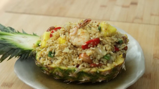 Resep Nasi Goreng Nanas, Perpaduan Manis Asam yang Bikin Ketagihan
