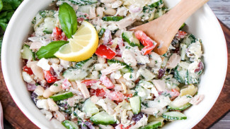Resep Mediterranean Tuna Salad Dengan Saus Vinaigrette Menu Sehat Dan Praktis