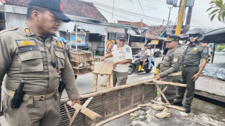 Usai Pemberian SP dan Penertiban, Satpol PP Tekankan Solusi Relokasi