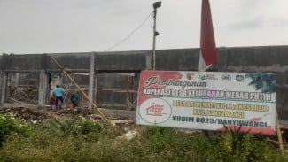 Raport Merah Proyek KDMP Bajulmati, Sepekan Jelang Deadline Atap Belum Terpasang