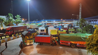 H-10 Lebaran, Pelabuhan Gilimanuk Didominasi Truk Logistik, Arus Penyeberangan Masih Lancar