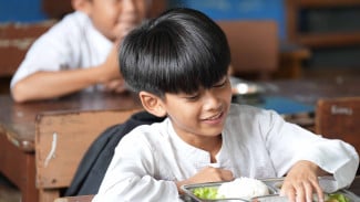 Dukung Pangan Lokal, Kemenko Pangan Rancang Aturan Rantai Pasok Bahan Baku Program MBG