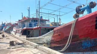 Harga BBM Nonsubsidi Melonjak Hampir 100 Persen, Separuh Kapal Nelayan Menganggur di Pelabuhan
