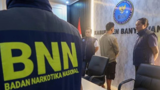 Tangkap Terduga Pengedar Narkotika, BNN Banyuwangi Amankan Barang Bukti 40,1 Gram Sabu