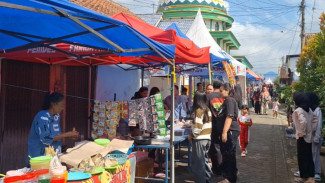Mahasiswa KKN 20 Untag Banyuwangi Gelar Bazar UMKM, Bangkitkan Ekonomi Lokal Desa Parijatah Wetan