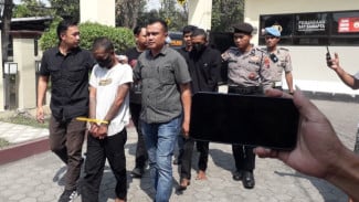 Kabur dari Bali hingga Kediri, Dua Pelaku Pembunuhan Manusia Silver di Probolinggo Ditangkap, Ayah Korban Minta Hukuman