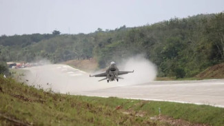 TNI AU Kaji Tol Probolinggo-Banyuwangi sebagai Landasan Alternatif Pesawat