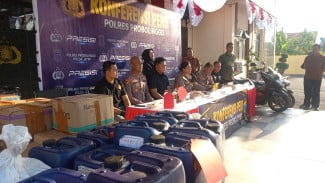 Dikemas Seperti Paket, 3.170 Liter Arak Bali Diamankan Polisi dari Dua Bus