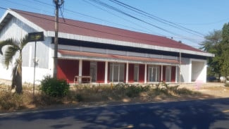 Tukang Atap di Wongsorejo Menjerit, Upah Proyek KDKMP Tak Kunjung Lunas