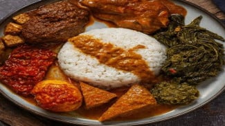 Nasi Padang Komplit, Sajian Khas Minang Kaya Rempah