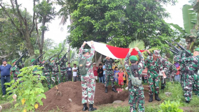 Upacara Militer penghormatan tarakhir Prajurit Kodim 0825/Banyuwangi