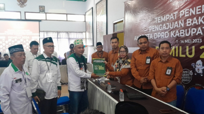 Penyerahan berkas Bacaleg PKB Banyuwangi ke Komisioner KPU Banyuwangi