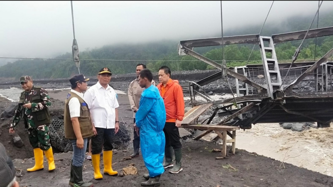 Menteri PMK Datang Ke Lumajang Tinjau Lokasi Banjir