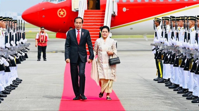Ibu Negara Iriana bersama Presiden Joko Widodo