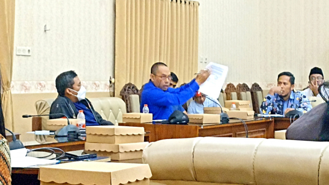 DPD Nasdem saat hearing di DPRD Banyuwangi