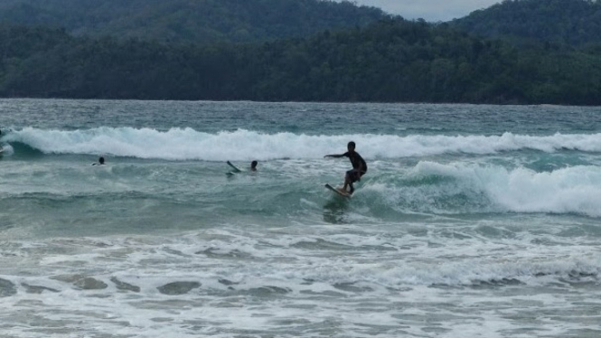 Peserta Red Island Gandrung Surf 2023