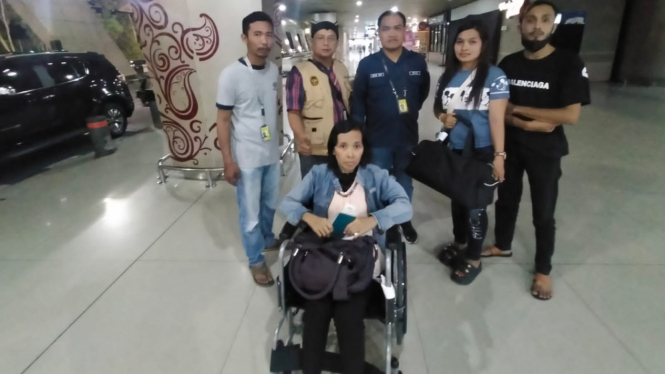Kedatangan TKI sakit di Bandara Internasional Juanda Surabaya