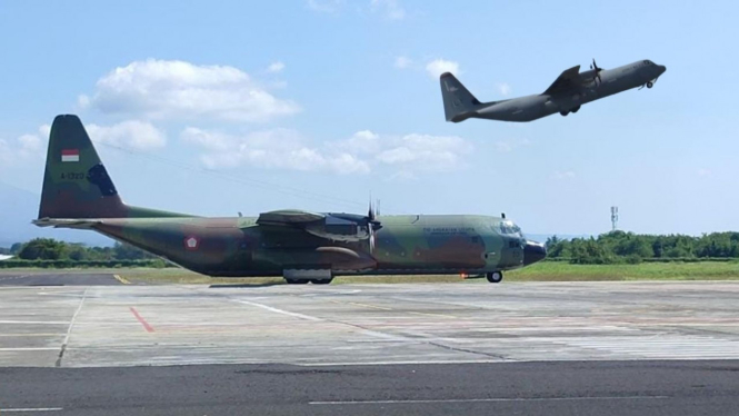 Penampakan pesawat Hercules di Bandara Internasional Blimbingsari