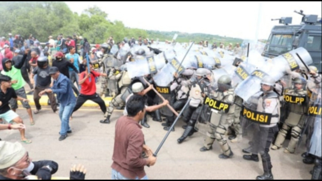 Kericuhan warga Pulau Barelang dengan Polisi