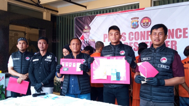 Satreskoba Polres Jember saat press conference pengungkapan narkoba