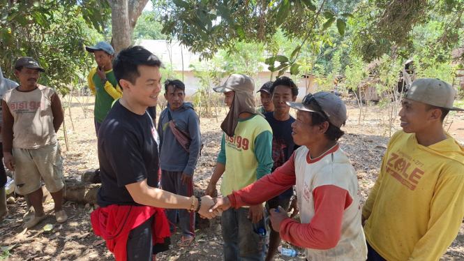 Chandra Astan bertemu para petani di Kampung Jati Mandiri