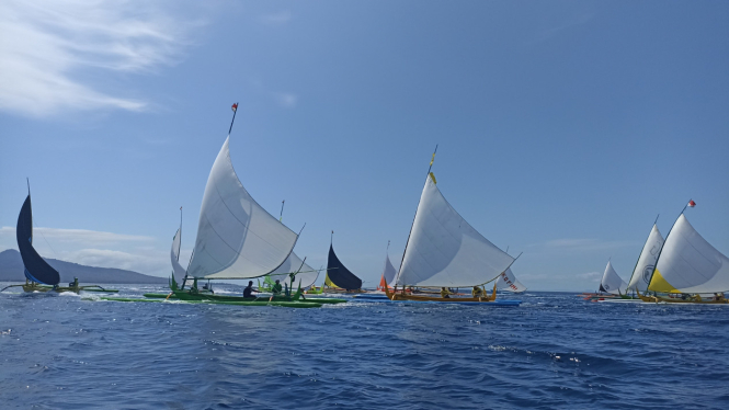 Lomba perahu layar TNI AL Banyuwangi