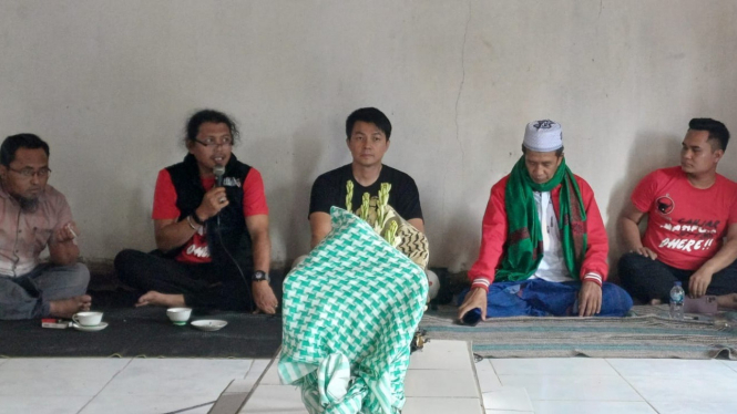 Chandra Astan berziarah di Makam Pucuk Rame