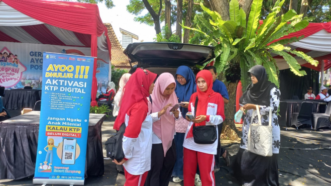 Stand aktivasi KTP digital Dispendukcapil