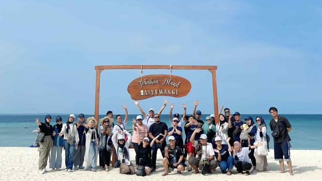 Wisatawan luar kota berkunjung ke Banyuwangi