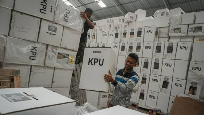 Ilustrasi logistik pemilu di gudang KPU