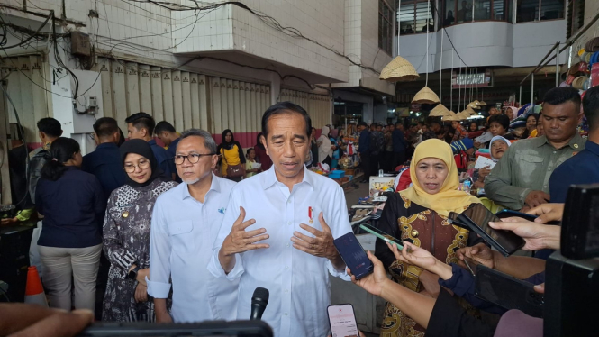 Jokowi saat kunjungi Pasar Rogojampi
