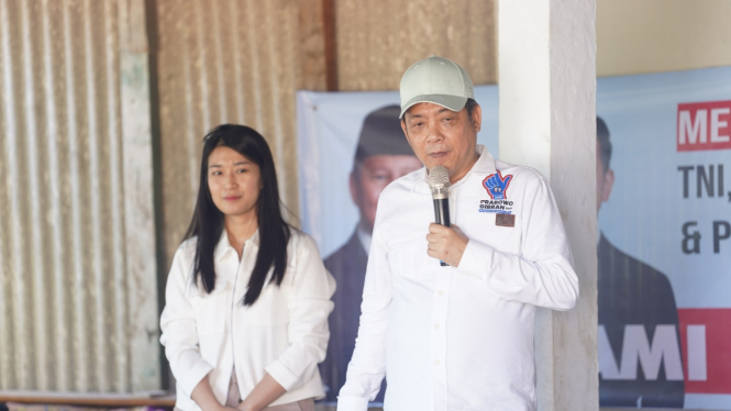 Selfiana Mery bersama Michael Edy, Ketua DPC Demokrat Banyuwangi