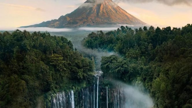 Air Terjun Tumpak Sewu Kecamatan Pronojiwo Lumajang Jawa Timur