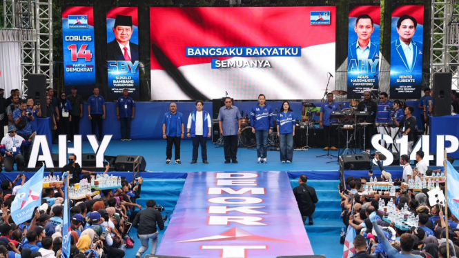 SBY dan AHY menyapa masyarakat