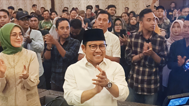 Cak Imin di tengah-tengah pendukungnya