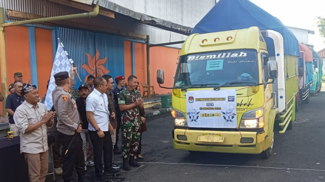 KPU Bondowoso luncurkan 12 armada distribusi surat suara