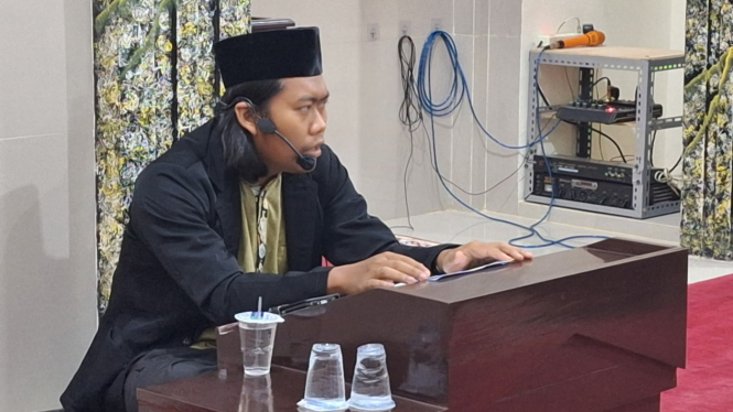 Ustad Andi Kurniawan, S.H alumni STDI Imam Syafi’I Jember