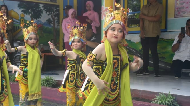 Penari Gandrung Cilik, Sabrina Aqila Putri