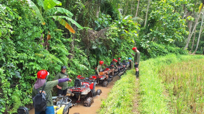 Rute ATV Capas Adventure Land Lewati Arus Sungai