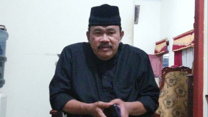 Kepala Desa Bajulmati, Achmad Thoha