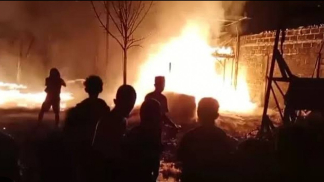 Gudang milik PTPN di Jember yang terbakar