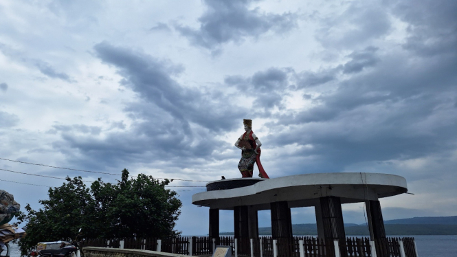 Pantung Gandrung di Pantai Watudodol