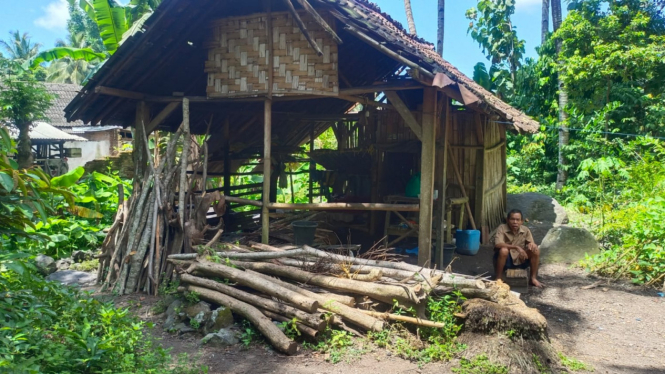 Rumah kakek Bagong tidak layak huni