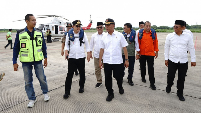 Menko PMK Muhadjir dan Sekda Mujiono cek Bandara Blimbingsari