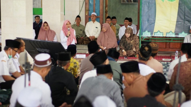 Bupati Ipuk dalam haul KH Abdul Manan Muncar
