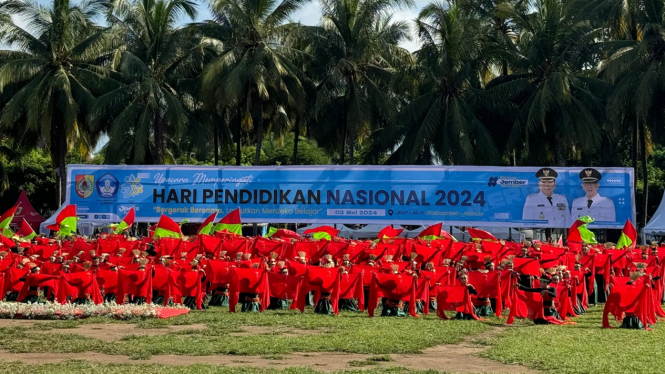 Ribuan penari tampil di peringatan Hardiknas 2024 di Jember